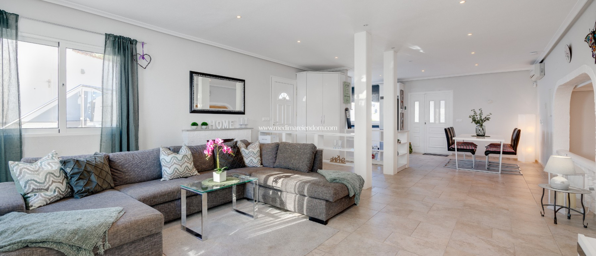 Odsprzedaż - Willa - San Miguel de Salinas