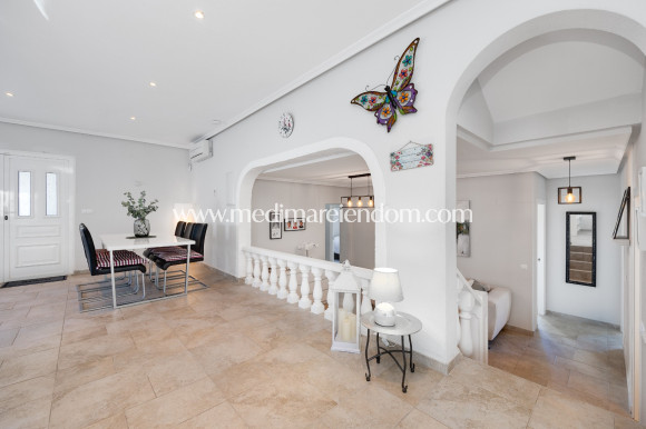 Odsprzedaż - Willa - San Miguel de Salinas