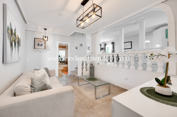 Odsprzedaż - Willa - San Miguel de Salinas