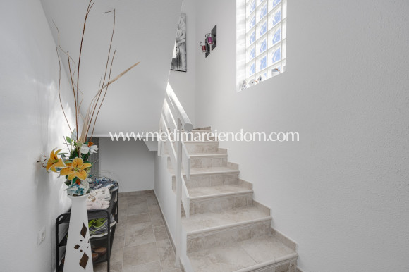 Odsprzedaż - Willa - San Miguel de Salinas