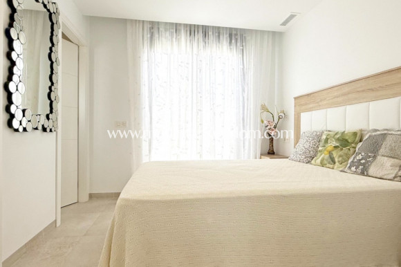 Odsprzedaż - Willa w zabudowie bliźniaczej - Orihuela Costa - Villamartín