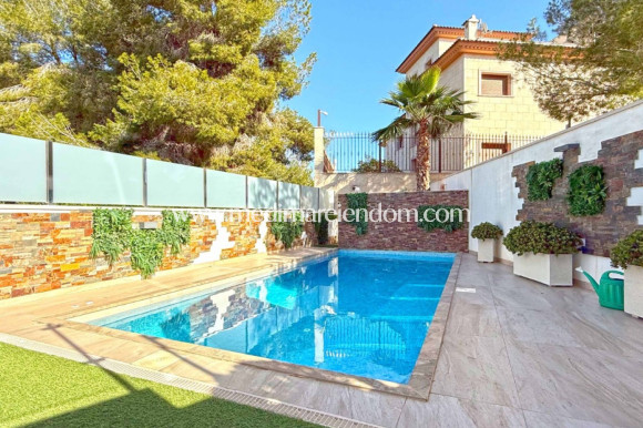 Odsprzedaż - Wolnostojąca Willa - Orihuela Costa - Villamartín