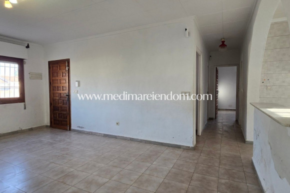 Odsprzedaż - Wolnostojąca Willa - Torrevieja - El Chaparal