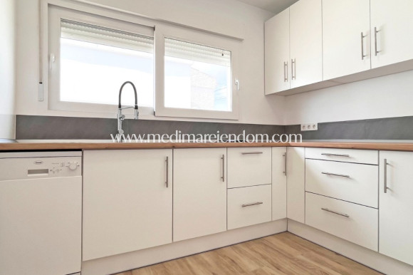 Odsprzedaż - Wolnostojąca Willa - Torrevieja - San Luis