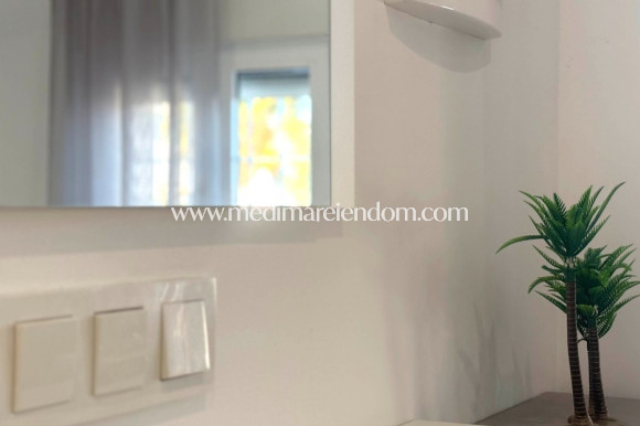 Odsprzedaż - Wolnostojąca Willa - Torrevieja - San Luis