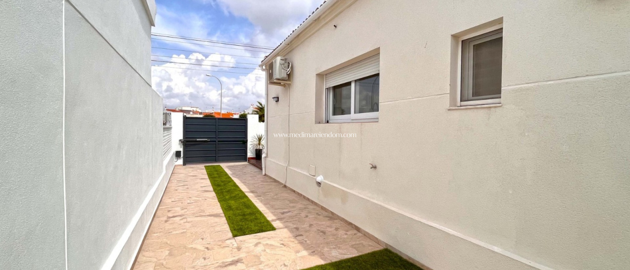 Odsprzedaż - Wolnostojąca Willa - Torrevieja - San Luis