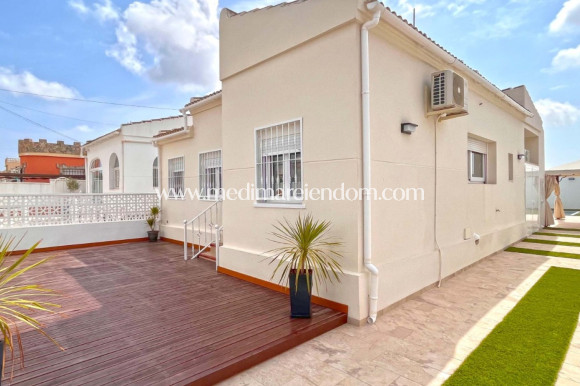 Odsprzedaż - Wolnostojąca Willa - Torrevieja - San Luis