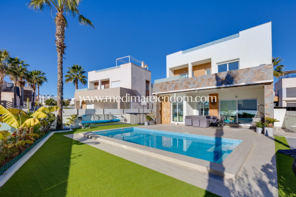 Odsprzedaż - Wolnostojąca Willa - Torrevieja