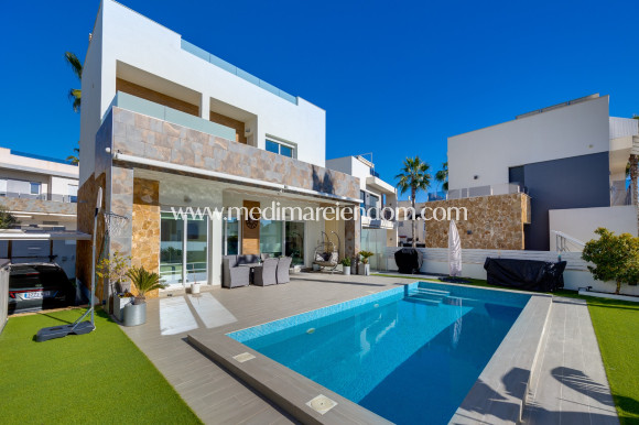 Odsprzedaż - Wolnostojąca Willa - Torrevieja