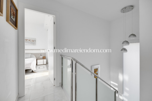 Odsprzedaż - Wolnostojąca Willa - Torrevieja