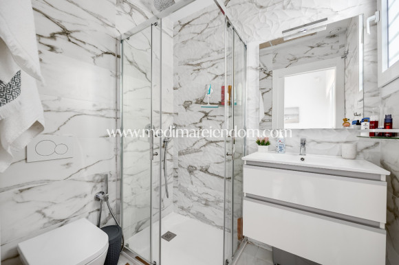 Odsprzedaż - Wolnostojąca Willa - Torrevieja