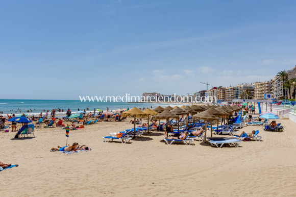 Odsprzedaż - Wolnostojąca Willa - Torrevieja