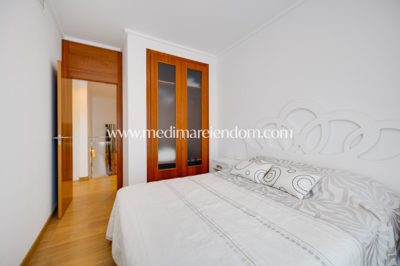 Resale - Apartment - La Manga del Mar Menor - La Manga