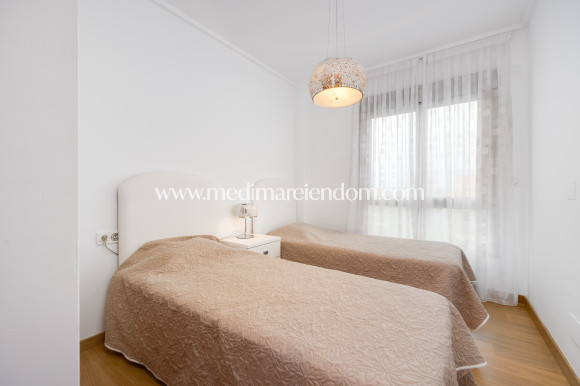 Resale - Apartment - La Manga del Mar Menor - La Manga