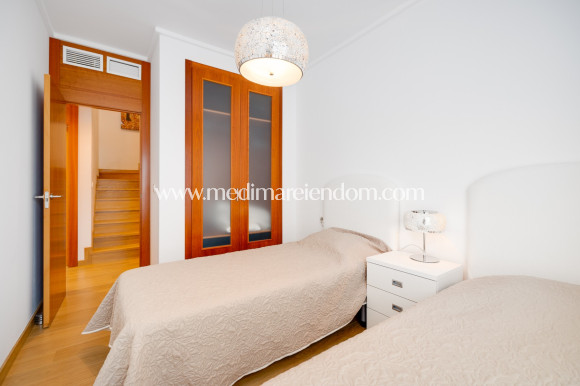 Resale - Apartment - La Manga del Mar Menor - La Manga