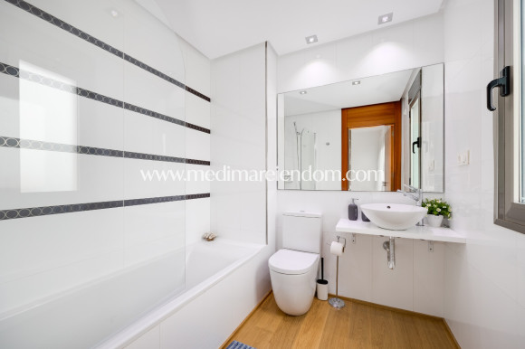 Resale - Apartment - La Manga del Mar Menor - La Manga