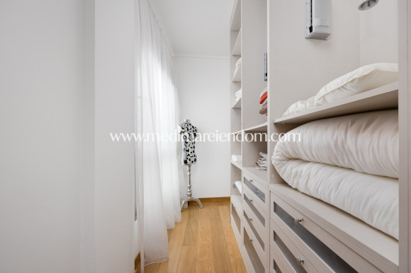 Resale - Apartment - La Manga del Mar Menor - La Manga