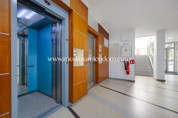 Resale - Apartment - La Manga del Mar Menor - La Manga