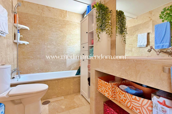 Resale - Apartment - Orihuela Costa - Campoamor