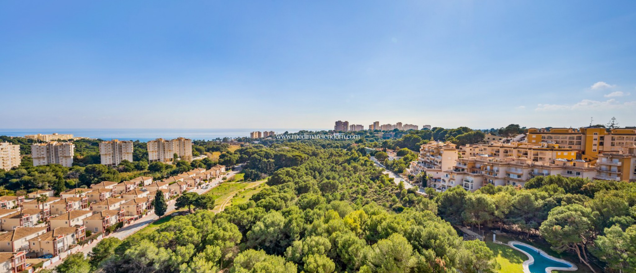 Resale - Apartment - Orihuela Costa - Campoamor