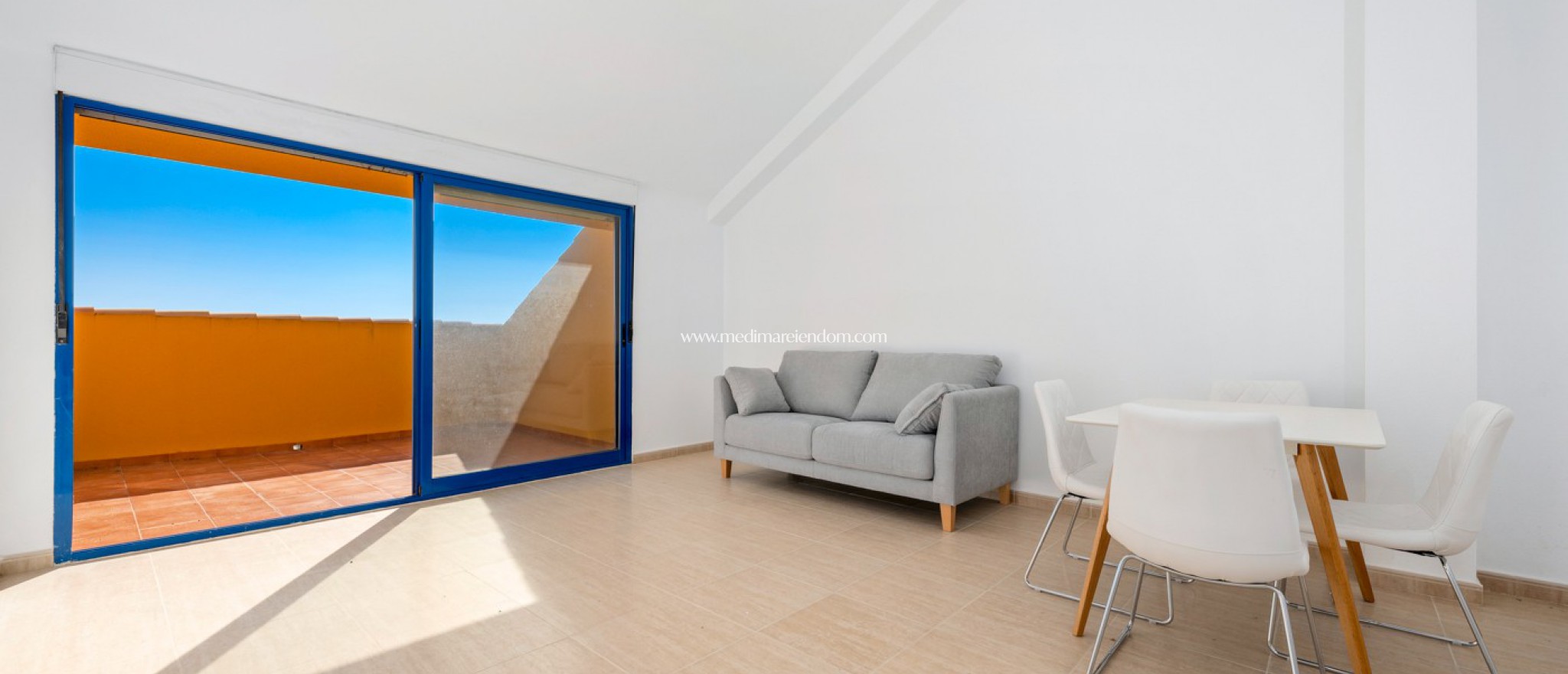 Resale - Apartment - Orihuela Costa - Campoamor