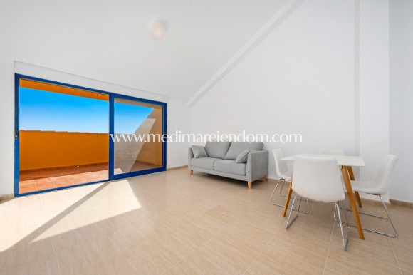 Resale - Apartment - Orihuela Costa - Campoamor