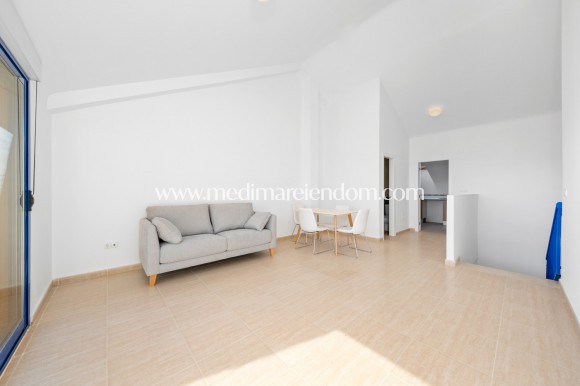 Resale - Apartment - Orihuela Costa - Campoamor