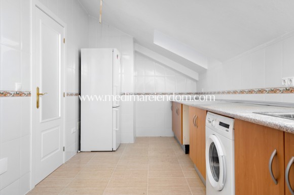 Resale - Apartment - Orihuela Costa - Campoamor