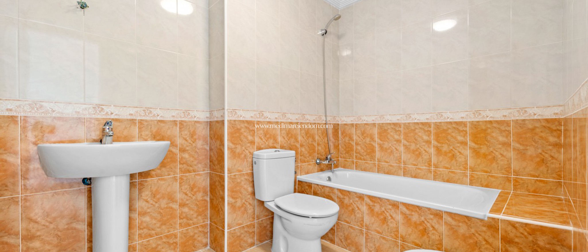 Resale - Apartment - Orihuela Costa - Campoamor