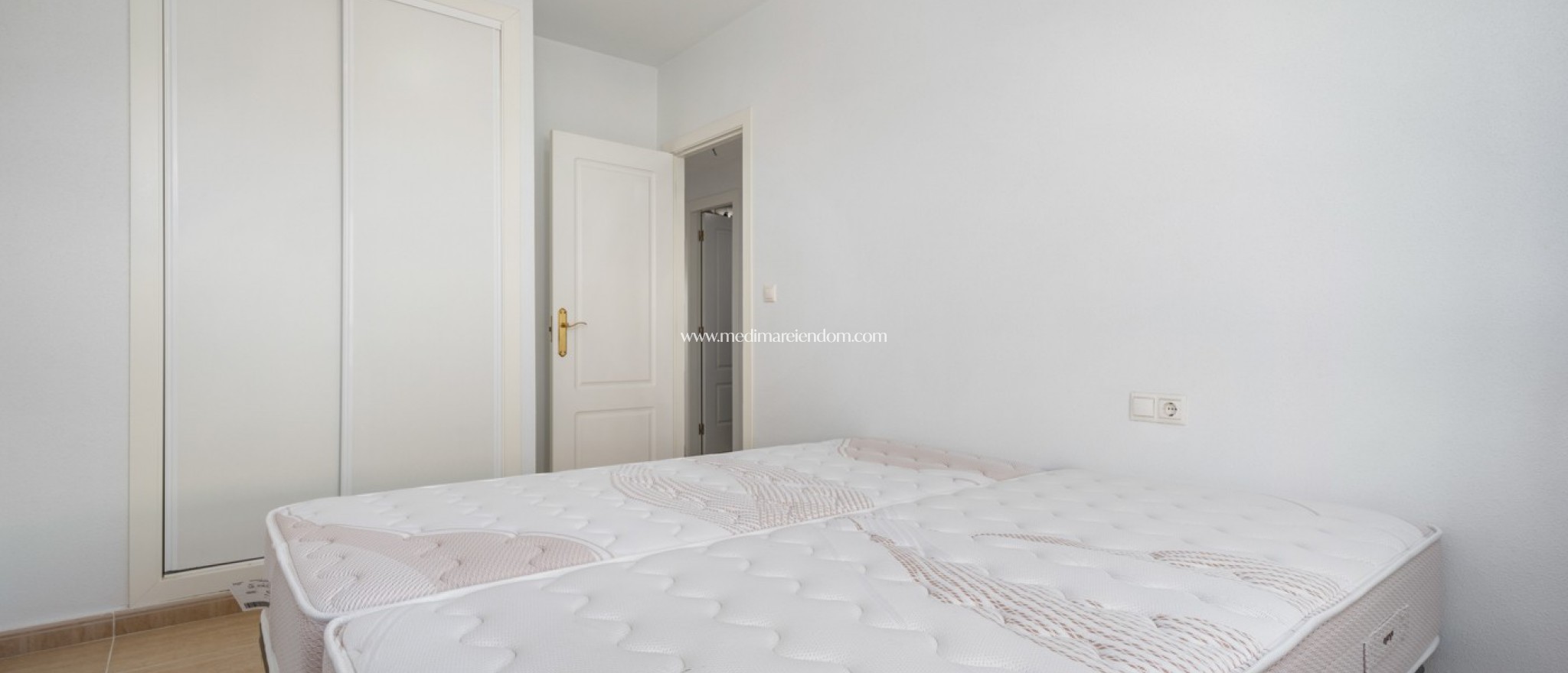 Resale - Apartment - Orihuela Costa - Campoamor