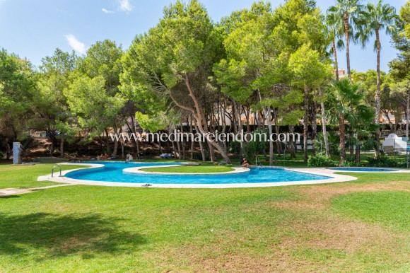 Resale - Apartment - Orihuela Costa - Campoamor