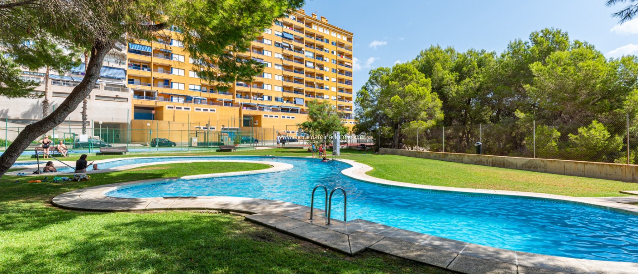 Resale - Apartment - Orihuela Costa - Campoamor
