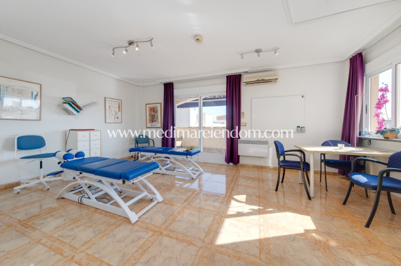 Resale - Apartment - Orihuela Costa - La Zenia