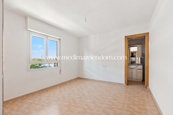 Resale - Apartment - Orihuela Costa - Punta Prima