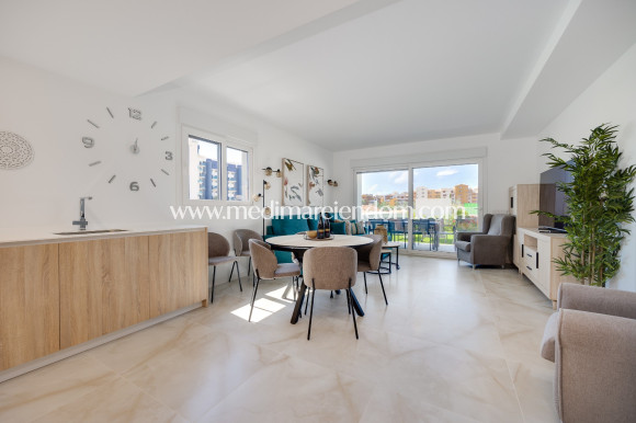 Resale - Apartment - Orihuela Costa - Punta Prima