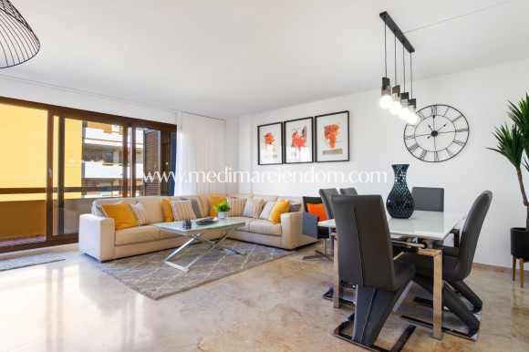 Resale - Apartment - Orihuela Costa - Punta Prima