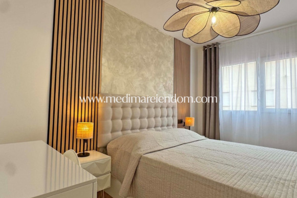 Resale - Apartment - Torrevieja - Parque las naciones