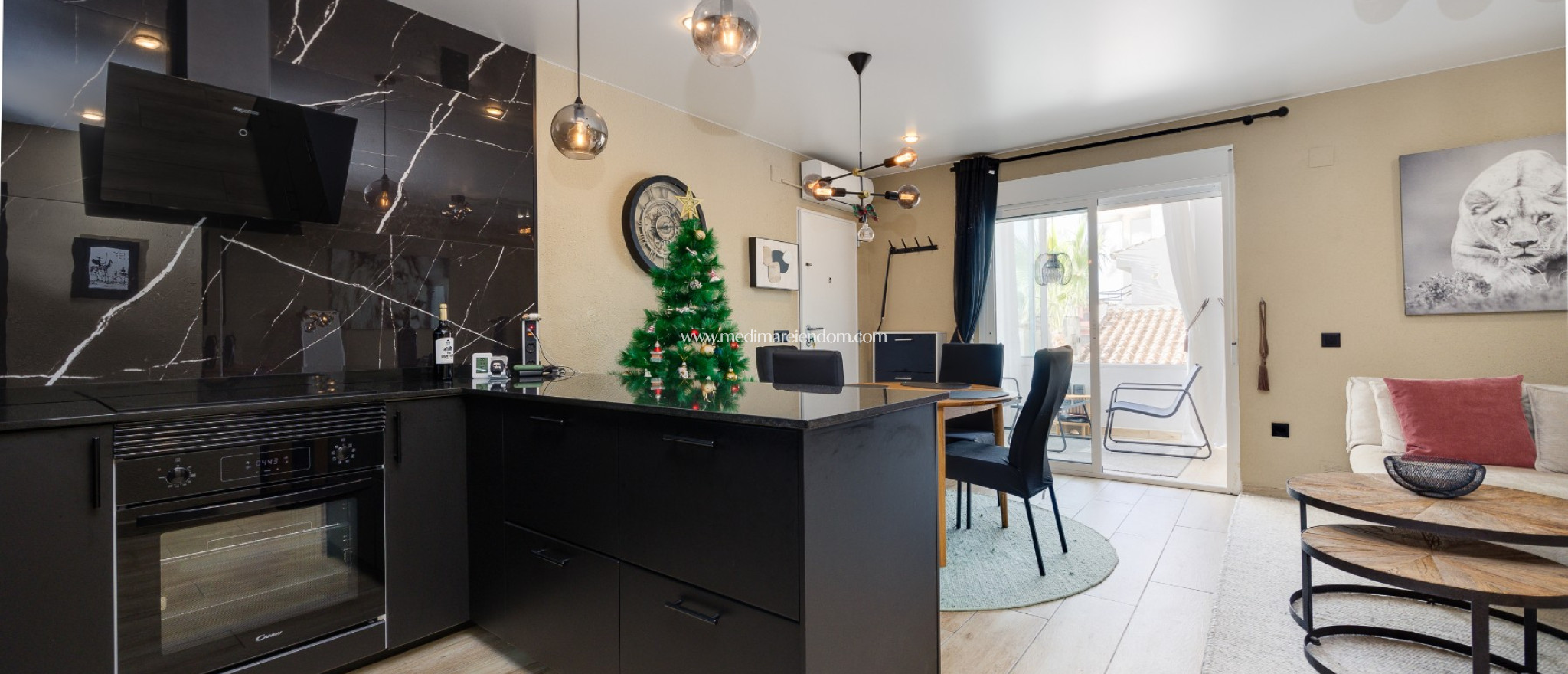 Resale - Apartment - Torrevieja - Playa De Los Locos