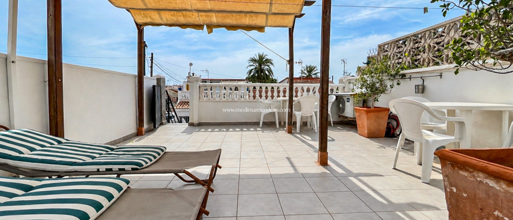 Resale - Bungalow - Torrevieja - La Siesta - El Salado -  Torreta