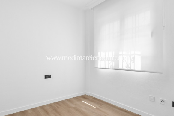 Resale - Detached Villa - Orihuela Costa - Villamartín