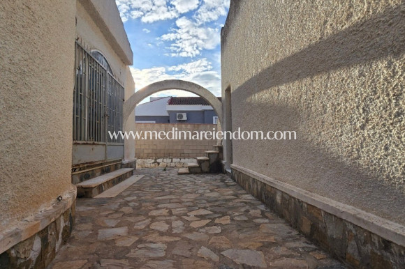 Resale - Detached Villa - Torrevieja - El Chaparal
