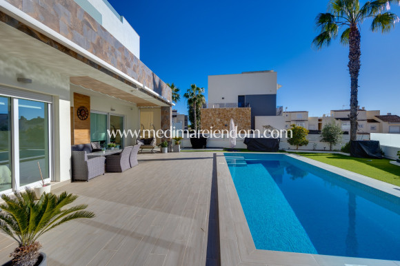 Resale - Detached Villa - Torrevieja