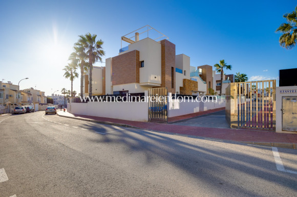 Resale - Detached Villa - Torrevieja