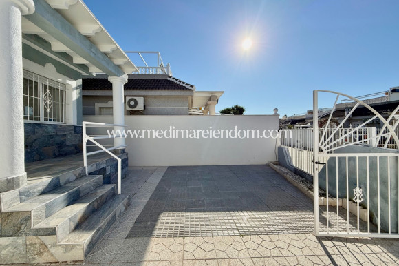 Resale - Semi-detached - Torrevieja - El Chaparral