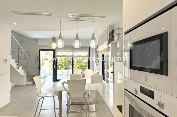 Resale - Semi Detached Villa - Orihuela Costa - Villamartín