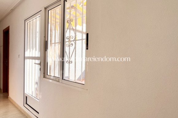 Resale - Townhouse - Torrevieja - La Siesta - El Salado -  Torreta