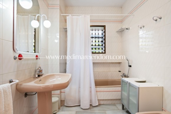 Resale - Villa - Orihuela Costa - Campoamor