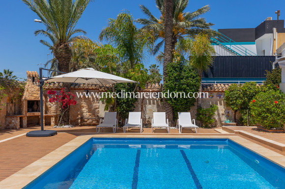 Resale - Villa - Orihuela - Orihuela Costa