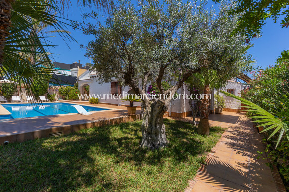 Resale - Villa - Orihuela - Orihuela Costa
