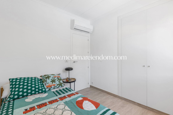 Resale - Villa - Orihuela - Orihuela Costa